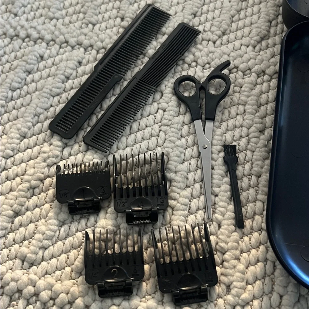 Wahl Silver and Black Hair Clipper Kit
